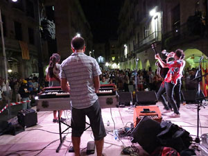Diada Nacional 2016. Concert del grup Falciots Ninja a la plaça del Vi