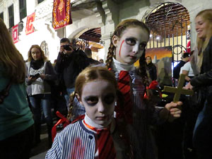 Fires 2016. 5a. Zombie Walk de Girona dins el festival Acocollona't