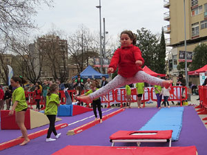 V Jornada de l'Esport Femení 2017 a la plaça Salvador Espriu, la de Francesc Calvet i Rubalcaba, i el riu Onyar