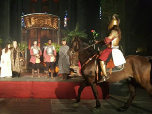 600 aniversari de la nau única de la Catedral de Girona. Representació de la Consueta de Sant Jordi cavaller