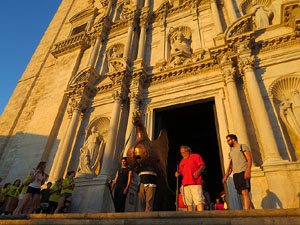 Corpus 2017. Assaig del ball de l'Àliga a la nau de la Catedral de Santa Maria