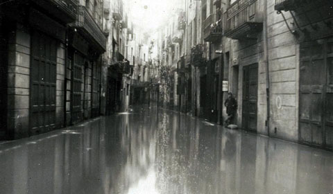 Inundació dels Quatre Cantons i del carrer Ballesteries. 1940