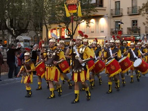 Setmana Santa 2017 a Girona. Sortida dels Manaies per lliurar el Penó