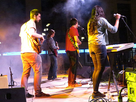 Festival Strenes 2016. Concurs INTRO. Actuació del grup Koalanú a la plaça de Santa Susanna del Mercadal
