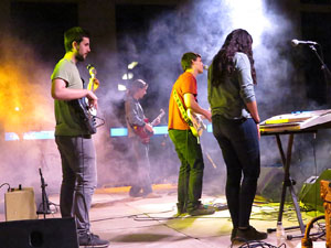 Festival Strenes 2017. Actuació del grup Koalanú a la plaça de Santa Susanna del Mercadal