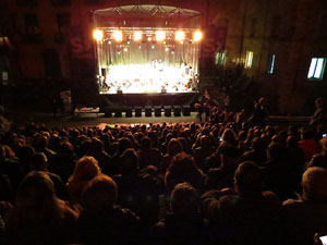 Festival Strenes 2017. Concert Tossudament Llach a les escales de la Catedral