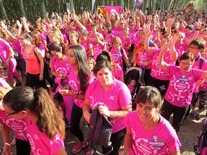 Cursa de la Dona 2017. Concentració i sortida del Parc de la Devesa i cursa pels carrers de Girona