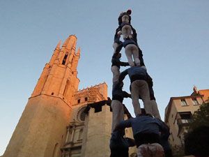 Fires 2017. Els Castells de Vigília a la plaça de Sant Feliu, amb els Marrecs de Salt, la Colla Castellera Esperxats de l'Estany i els Castellers d'Andorra