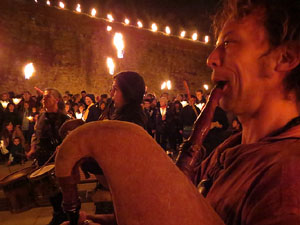 Fires 2017. Espectacle de foc i música Lluminàries de Fires, amb Taller de Magnèsia i Els Berros de la Cort