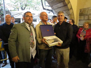Fires 2017. Col·:locació d'una placa commemorativa de l'ascens del Girona FC a primera divisió a l'antic cafè Norat, a la Rambla de la Llibertat