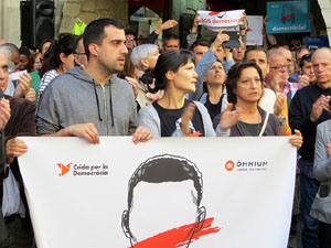 Concentració a la plaça del Vi en protesta per l'empresonament de Cuixart i Sánchez