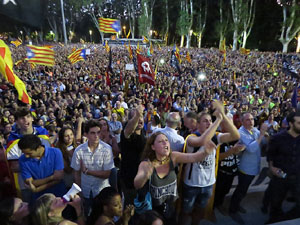 Manifestació 'República!' pels carrers de la ciutat i el Parc de la Devesa