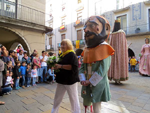 Toc de rams. Canvi dels rams de flors de les gegantes de Girona