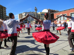 78è concurs de Colles Sardanistes amb la cobla Ciutat de Girona a la plaça de Francesc Calvet i Rubalcaba