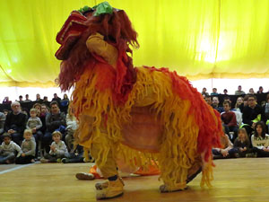 Fires 2018. Dansa del lleó (Wu Shi) a la plaça Miquel de Palol
