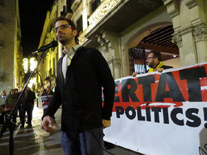 Concentració a la plaça del Vi per la llibertat dels presos polítics, amb Miquel Riera, director adjunt de El Punt Avui