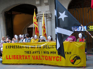 Concentració a la plaça del Vi de suport i recolzament a Valtònyc