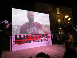 Manifestació contra el judici al procés. Concentració a la plaça de l'U d'octubre de 2017 i manifestació fins els Jutjats de Girona