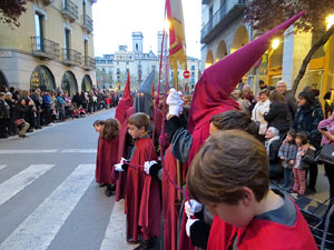 Setmana Santa 2019 a Girona. Sortida dels Manaies per lliurar el Penó