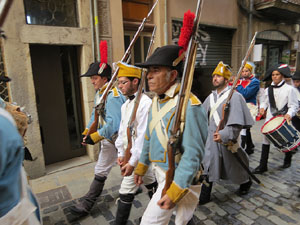 XII Festa Reviu els Setges Napoleònics de Girona. Desfilada pels carrers de Girona
