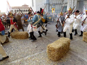 XII Festa Reviu els Setges Napoleònics de Girona. Combats a la plaça dels Apòstols
