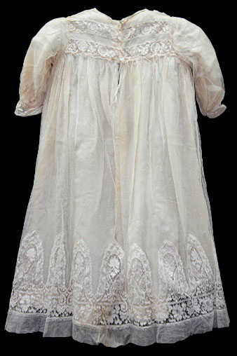 Vestit de bateig. Ultim quart segle XIX primer quart segle XX