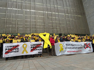 Concentració davant la seu de la Generalitat per la independència i la llibertat dels presos polítics
