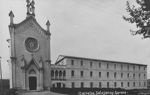 Façana de l'església i la granja-escola dels Salesians, al barri de Pont Major. 1911-1936