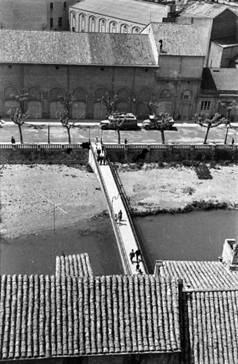 Vista del pont d'en Gómez des de la torre de l'Institut Vell. 1955