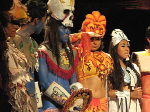 Espectacle Popol Vuh, soplo de vida. Cia. del Centro Cultural Jalil Gibran de Puebla (Mèxic)