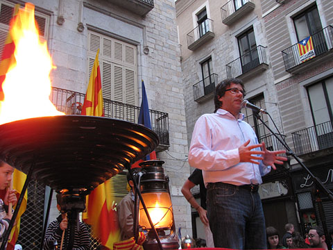 L'alcalde de Girona, Carles Puigdemont, durant el seu parlament