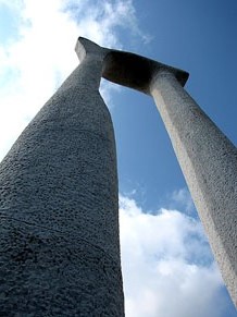 Girona, llindar d'Europa. Escultura de Bonaventura Ansón