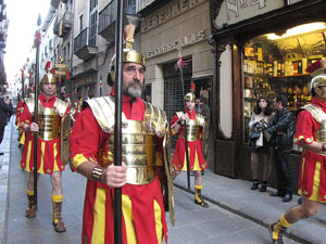 75è aniversari Associació de Jesús Crucificat - Manaies de Girona. Desfilada inaugural