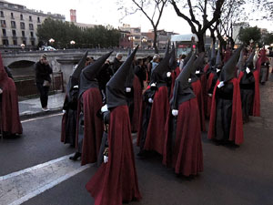 75è aniversari Associació de Jesús Crucificat - Manaies de Girona. Lliurament del Penó