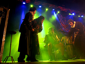 Fires de Sant Narcís 2013. Espectacle de Berros de la Cort i Alma Cubrae a la plaça de Sant Feliu