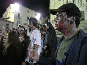Fires de Sant Narcís 2013. 2a. Zombie Walk de Girona dins el Festival Acocollona't