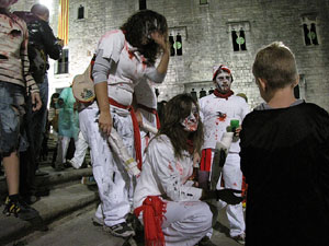 Fires de Sant Narcís 2013. 2a. Zombie Walk de Girona dins el Festival Acocollona't
