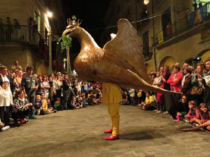 Fires de Girona 2014. Ballades de capgrossos, gegants i Àguila de la ciutat a la plaça del Vi