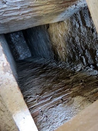 Pou o cisterna localitzat durant els treballs d'excavació