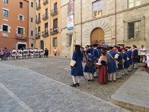 Girona resisteix! Jornades de recreació històrica de la Guerra de Successió. Presentació de l'esdeveniment a la plaça de la Catedral