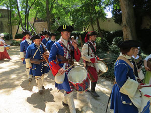 Girona resisteix! Jornades de recreació històrica de la Guerra de Successió. Trobada i inici de la desfilada