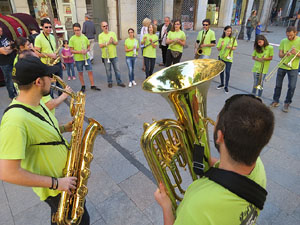 Festes de Primavera de Girona 2016. Cercavila de mulasses amb la Mula Baba i les Mulasses de Vilanova i la Geltrú