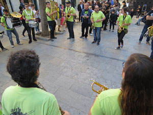 Festes de Primavera de Girona 2016. Cercavila de mulasses amb la Mula Baba i les Mulasses de Vilanova i la Geltrú