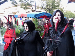 Festival de Llucifers i Satanassos. Celebració de 35 anys de Pastorets a Girona