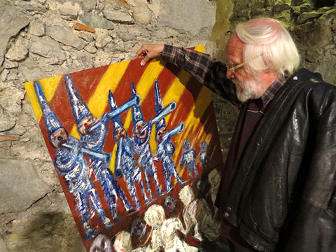 Lluís Bosch Martí preparant les obres de l'exposició Gironacord 2015