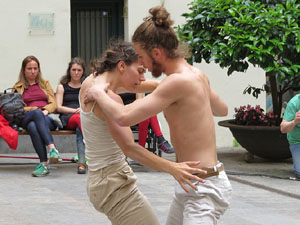 inund'ART 2016. Dansa a la plaça Mercaders amb Agitart