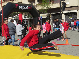 IV Jornada de l'Esport Femení 2016 a la plaça Salvador Espriu, la de Francesc Calvet i Rubalcaba, i el riu Onyar