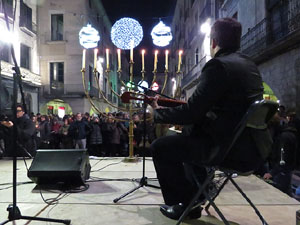 Nadal 2015 a Girona. Encesa de les llums de Hanukkà a la plaça del Vi
