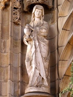 Imatges a l'entrada de la Catedral de Santa Cecília