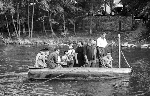 La barca de llibant que travessava el Ter. 1960-1970